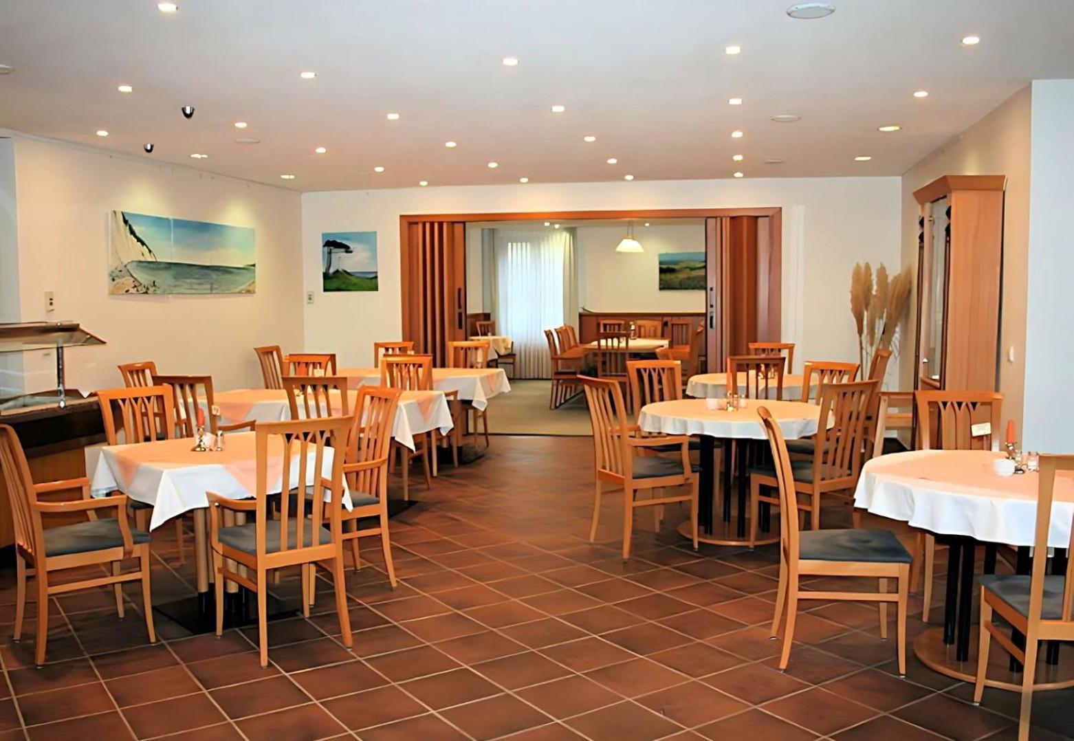 Hotel Ruegenschmiede Vis A Vis Hiddensee Schaprode Bagian luar foto