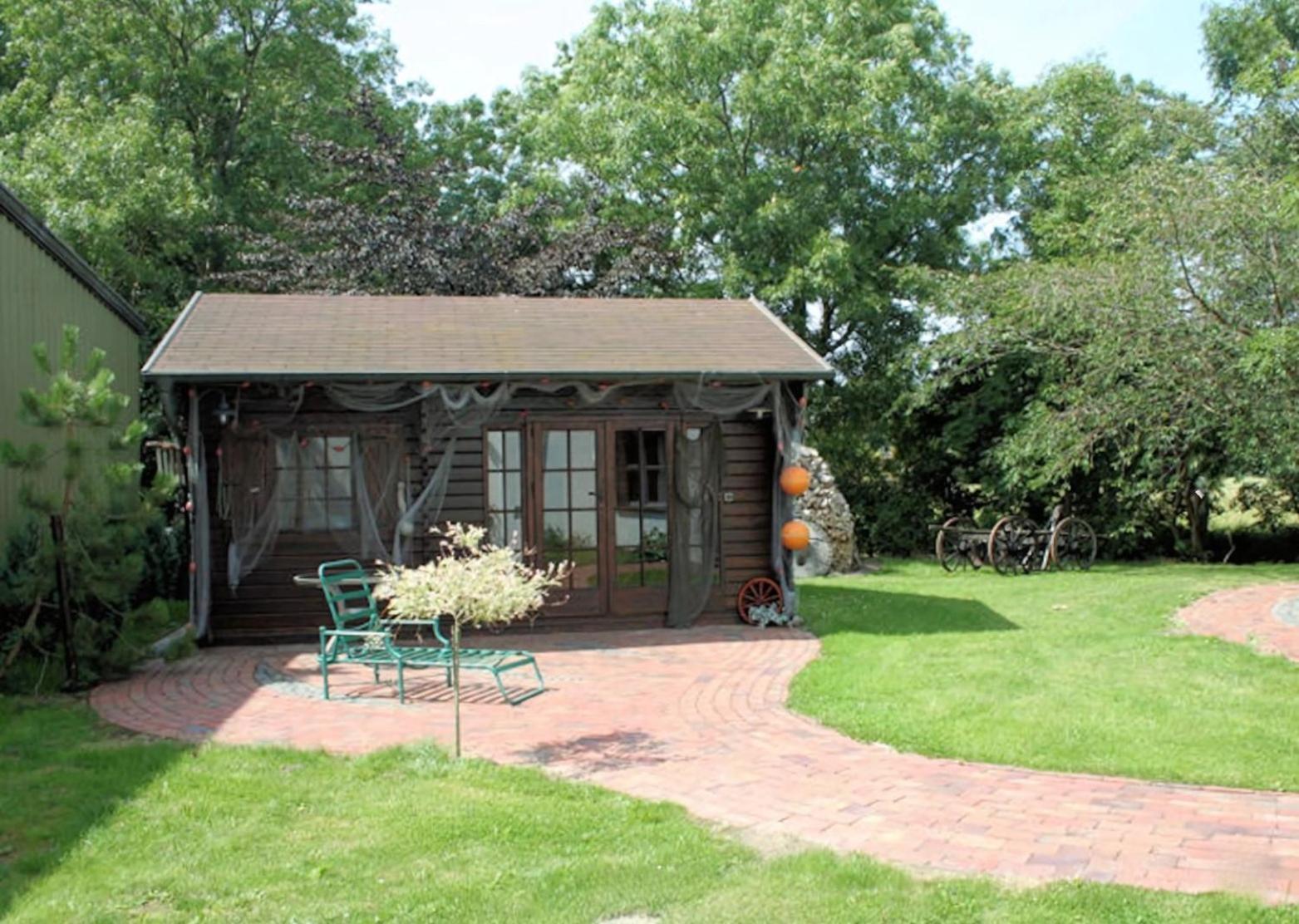 Hotel Ruegenschmiede Vis A Vis Hiddensee Schaprode Bagian luar foto