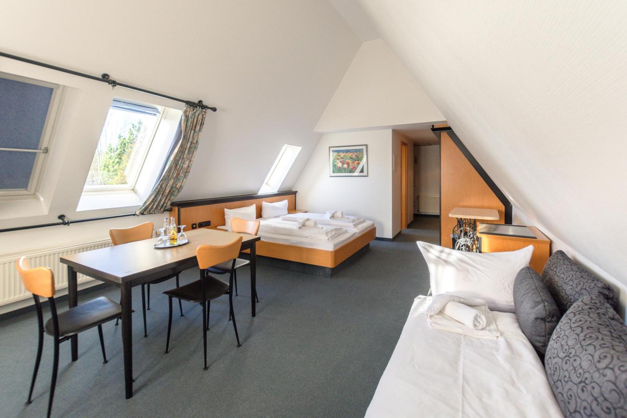 Hotel Ruegenschmiede Vis A Vis Hiddensee Schaprode Ruang foto