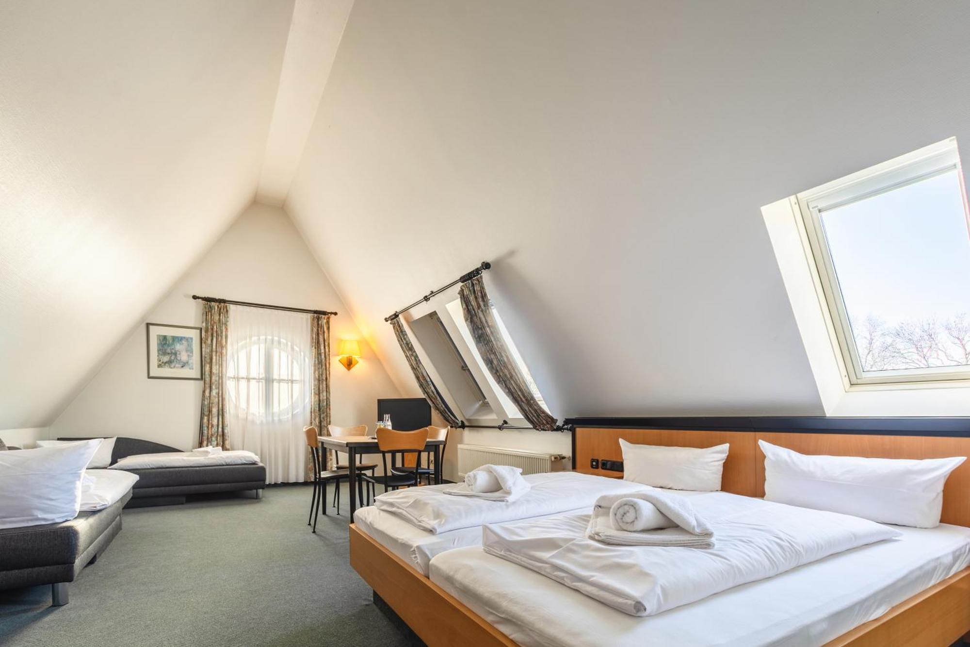 Hotel Ruegenschmiede Vis A Vis Hiddensee Schaprode Ruang foto