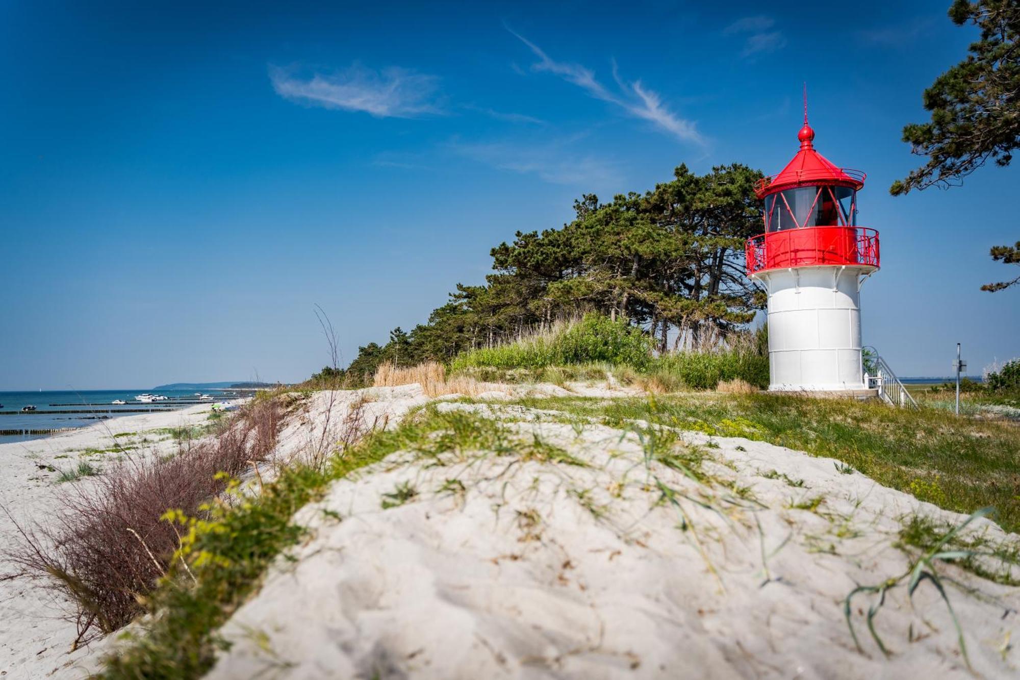 Hotel Ruegenschmiede Vis A Vis Hiddensee Schaprode Bagian luar foto