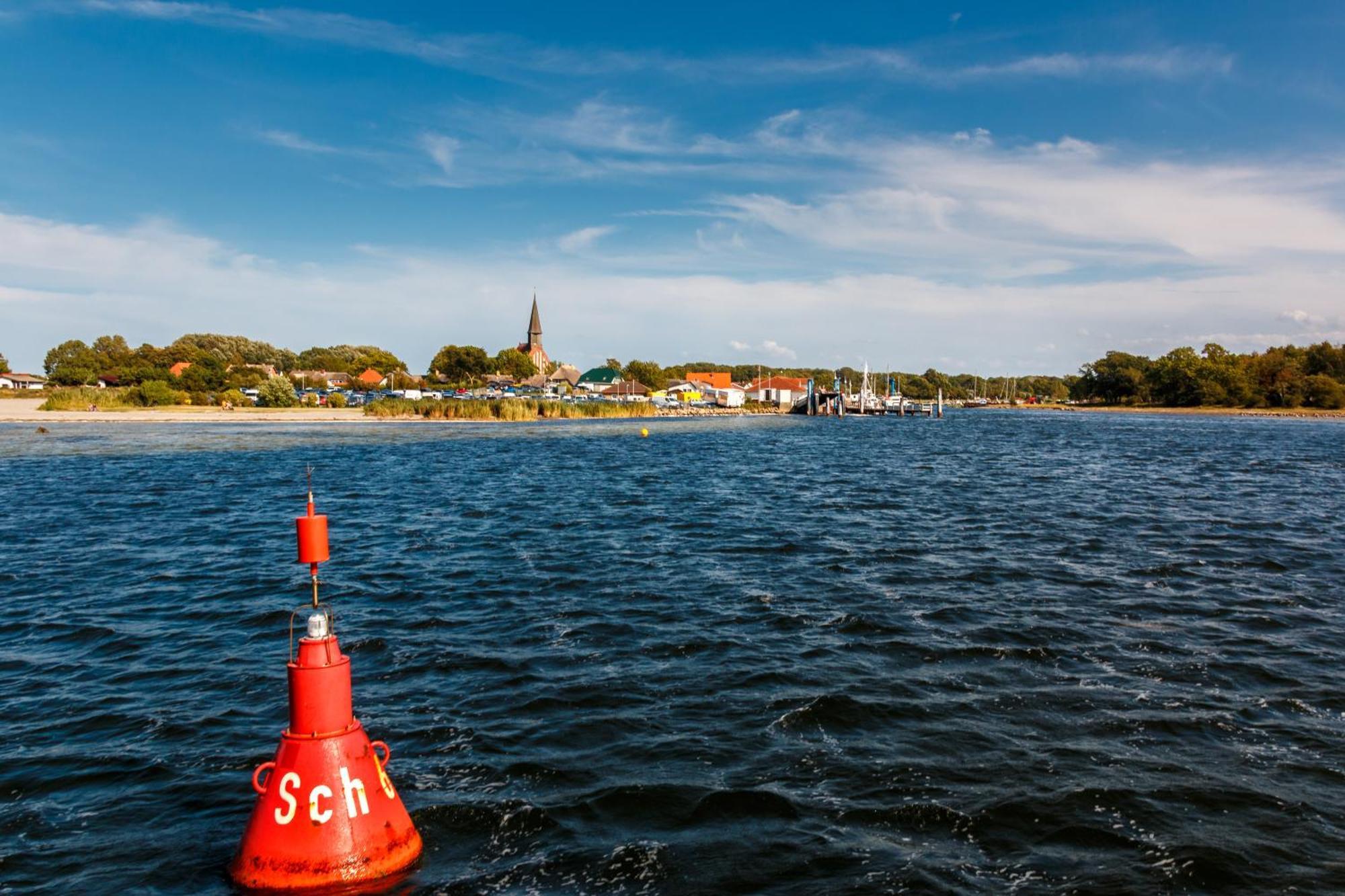Hotel Ruegenschmiede Vis A Vis Hiddensee Schaprode Bagian luar foto