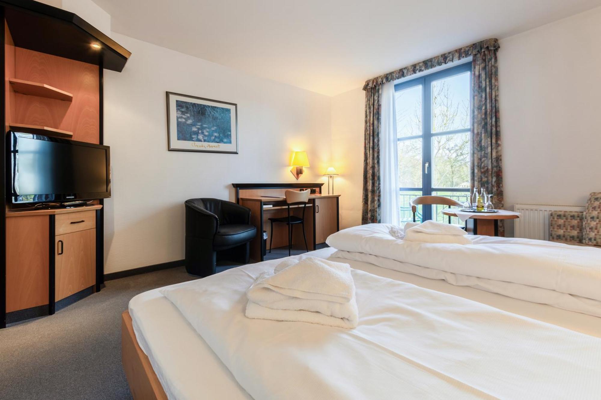 Hotel Ruegenschmiede Vis A Vis Hiddensee Schaprode Ruang foto