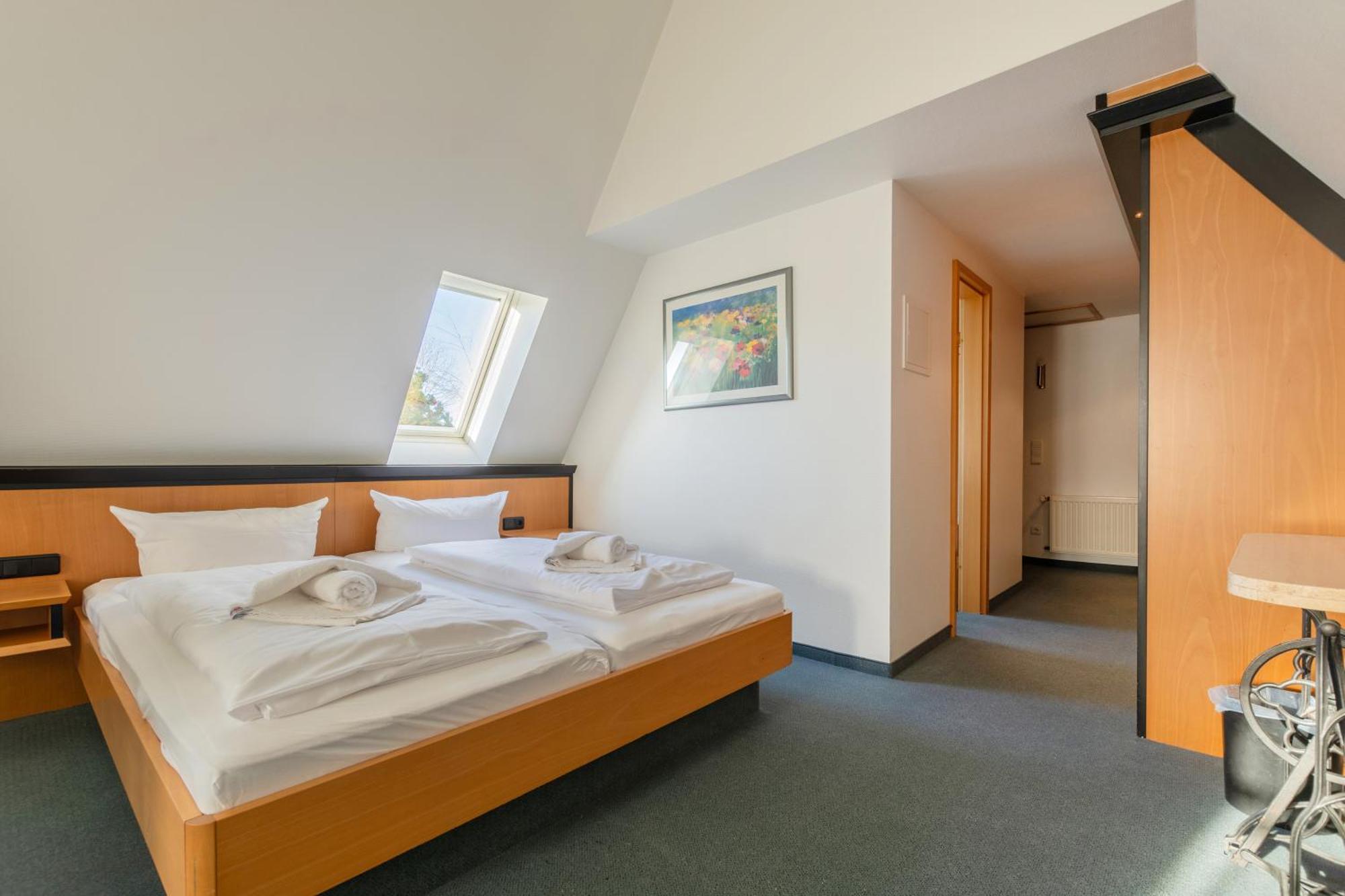 Hotel Ruegenschmiede Vis A Vis Hiddensee Schaprode Ruang foto
