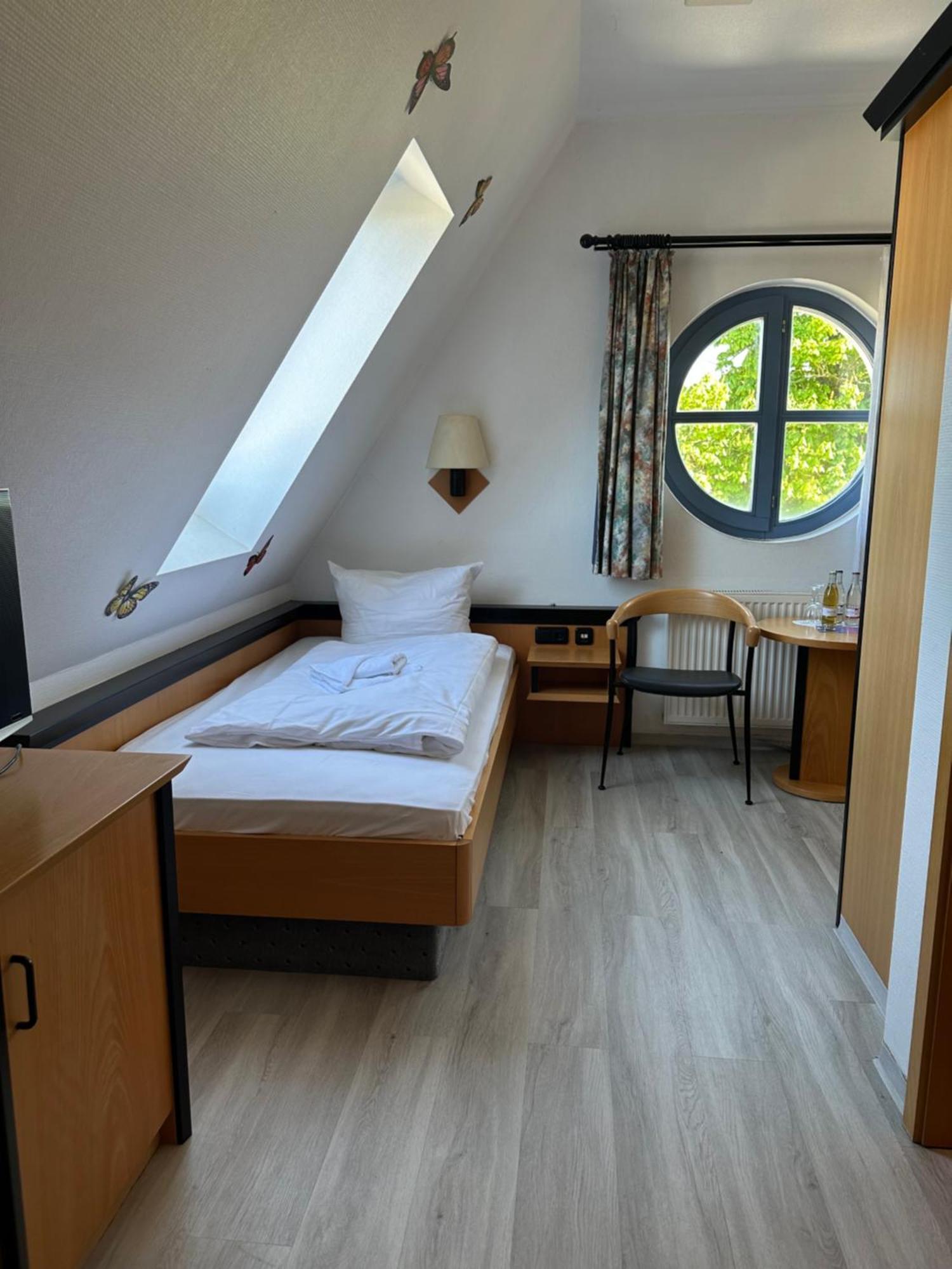 Hotel Ruegenschmiede Vis A Vis Hiddensee Schaprode Ruang foto